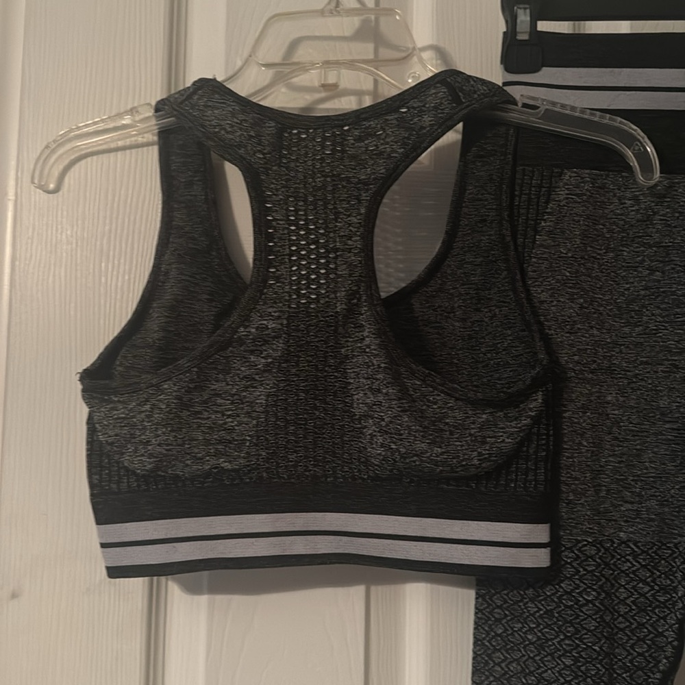Amazon Workout Set - Picture 2 of 2
